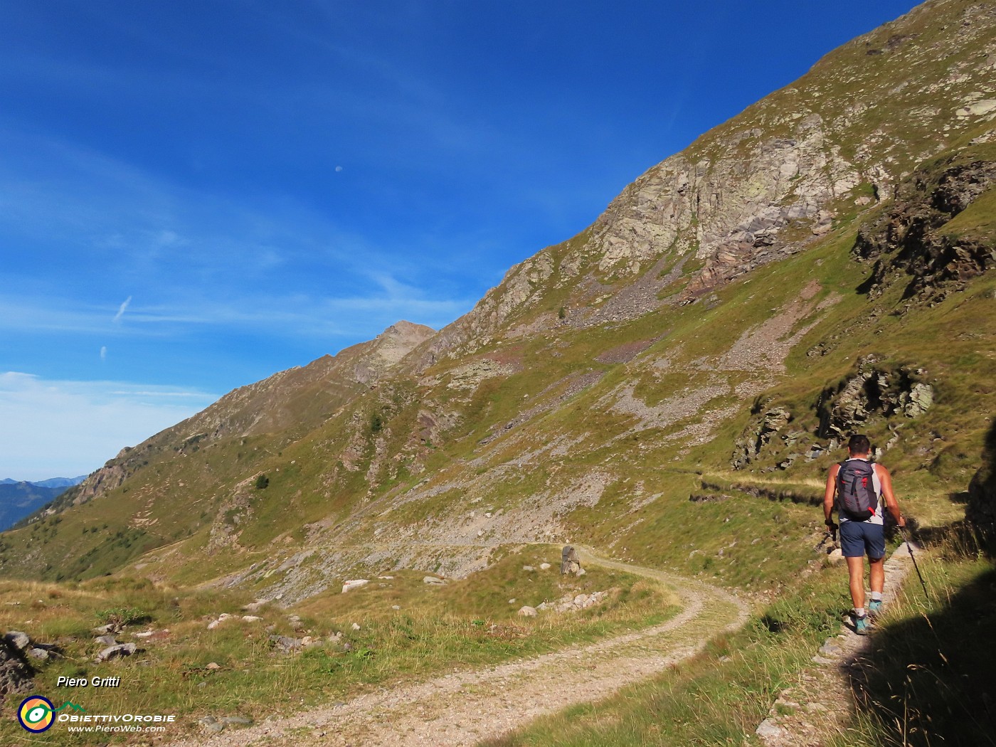 10 Saliti al Lago del diavolo (2142 m) prendiamo a sx il 'Sentiero della condotta' .JPG